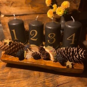 Rusztikus tál fa adventi díszekkel